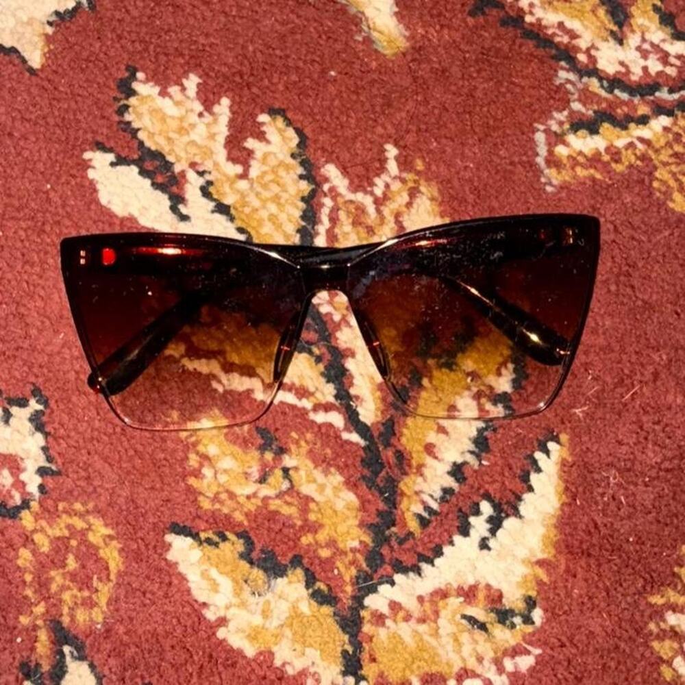 Brown black cat eye